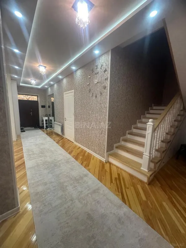 Satılır 7 otaqlı həyət evi 250 m²