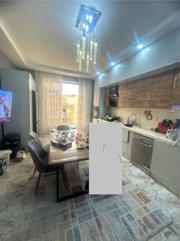 Satılır 7 otaqlı həyət evi 250 m²