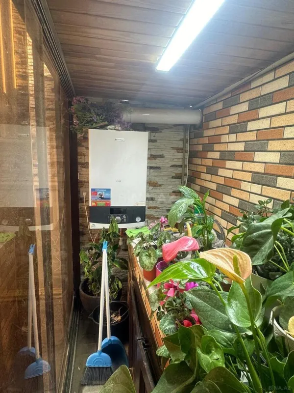 Satılır 7 otaqlı həyət evi 250 m²