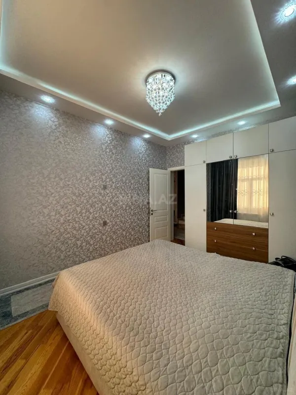 Satılır 7 otaqlı həyət evi 250 m²