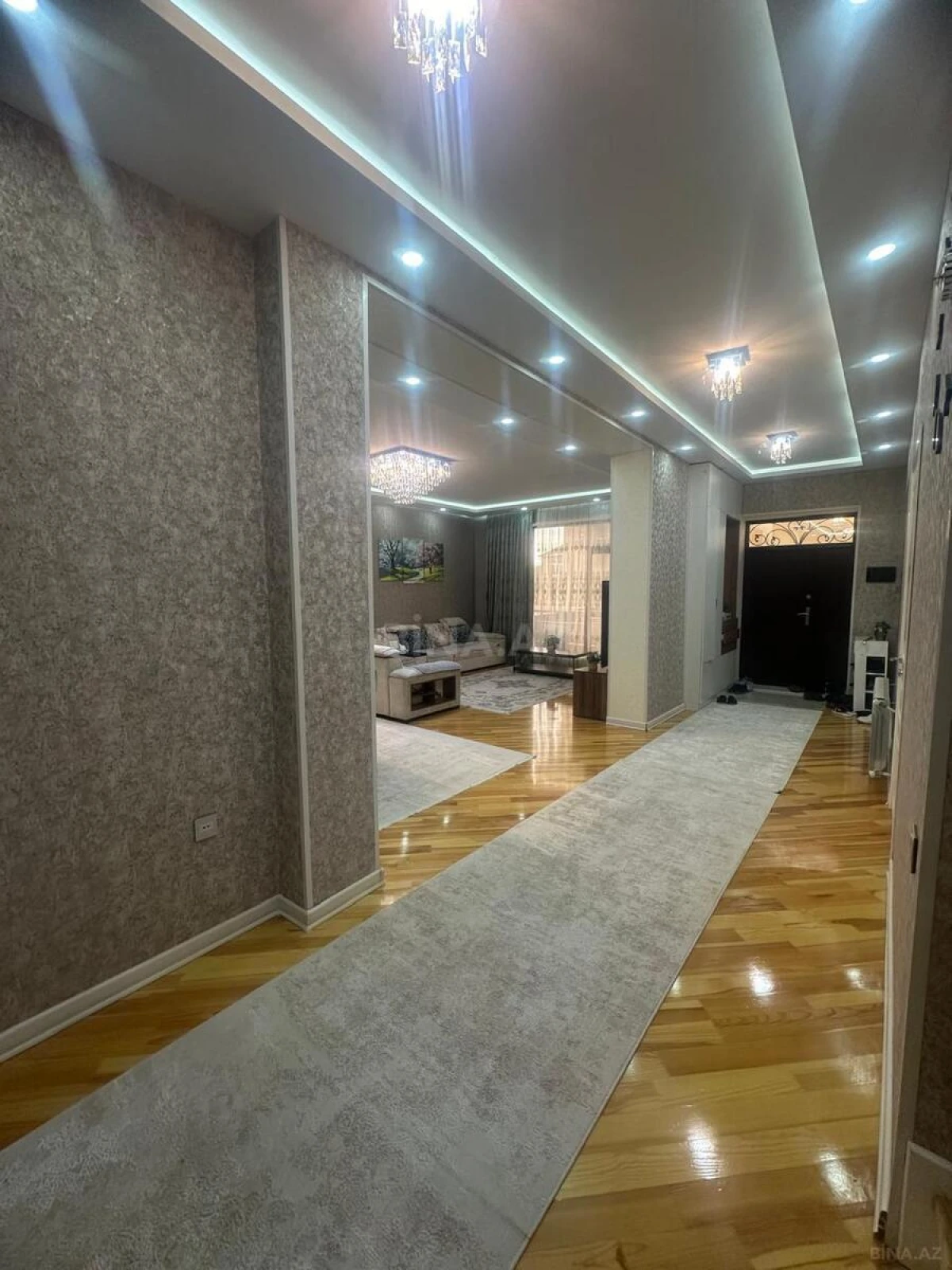 Satılır 7 otaqlı həyət evi 250 m²