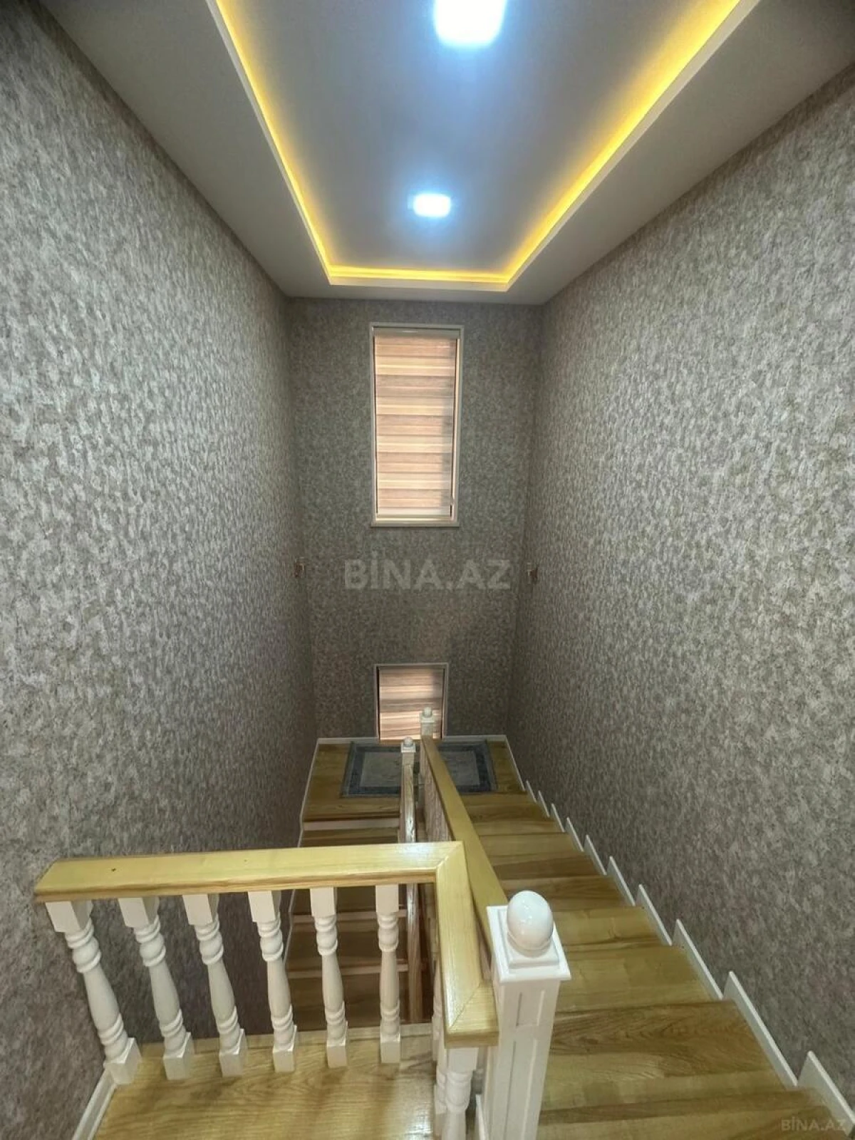 Satılır 7 otaqlı həyət evi 250 m²