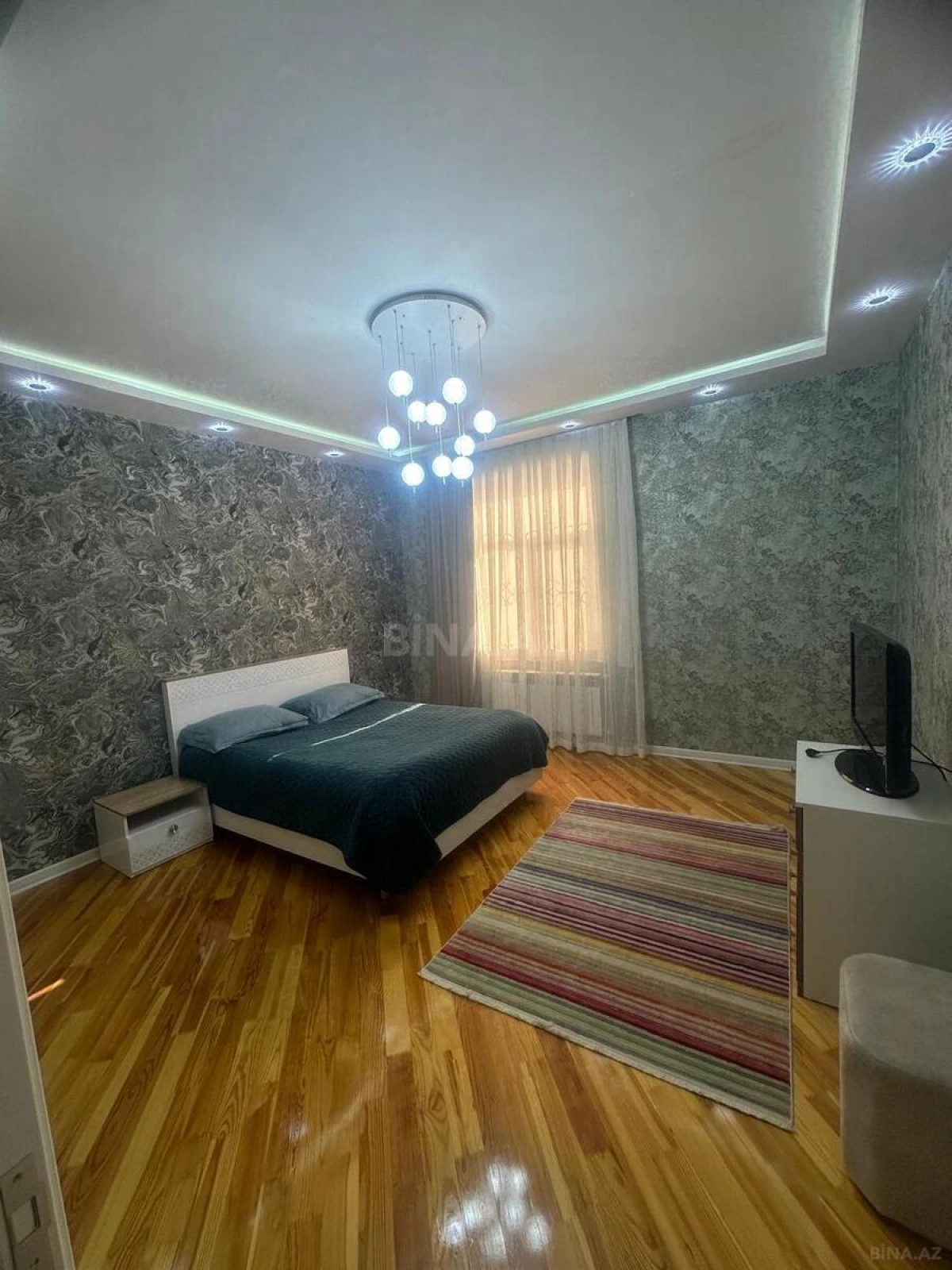 Satılır 7 otaqlı həyət evi 250 m²