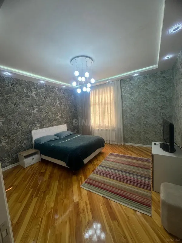Satılır 7 otaqlı həyət evi 250 m²