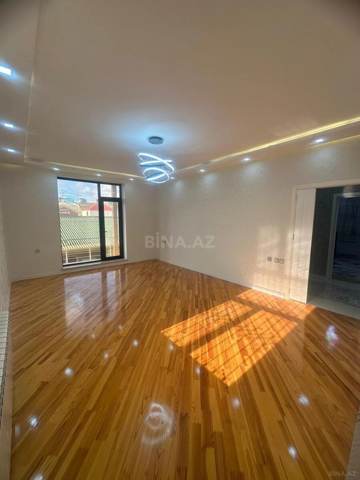 Satılır 7 otaqlı həyət evi 250 m²