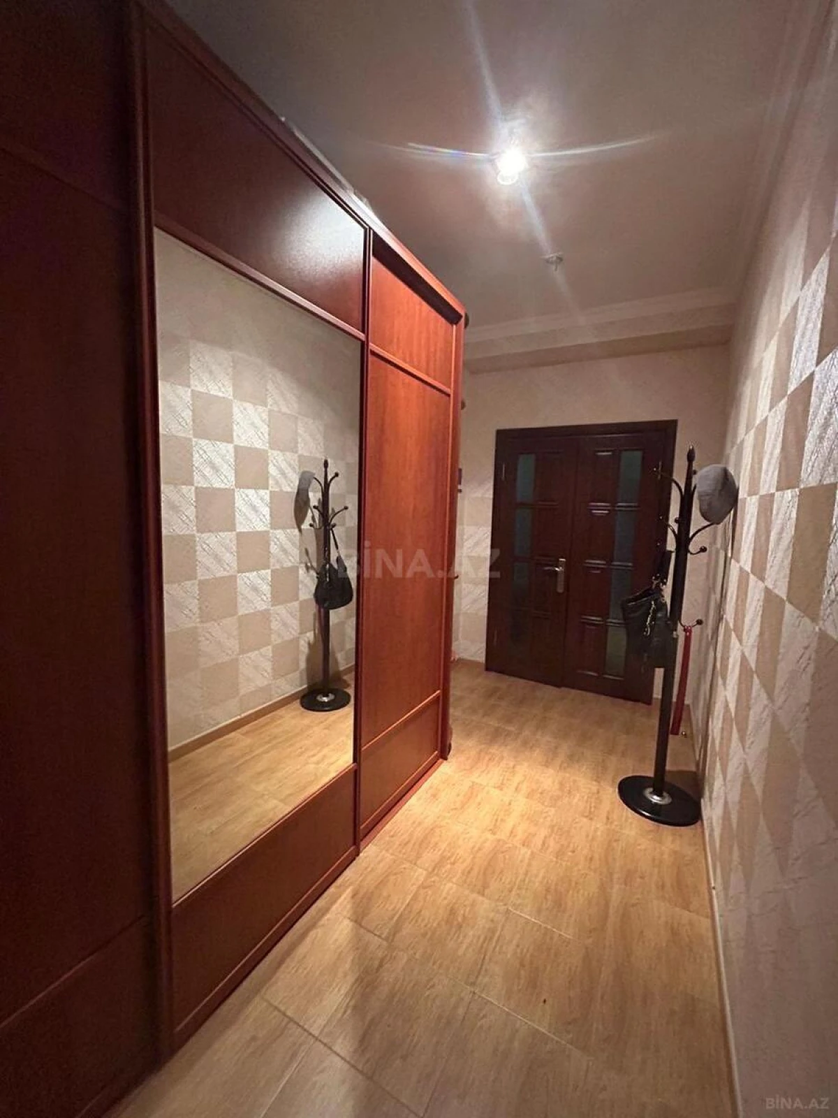 Satılır 3 otaqlı mənzil 134 m²