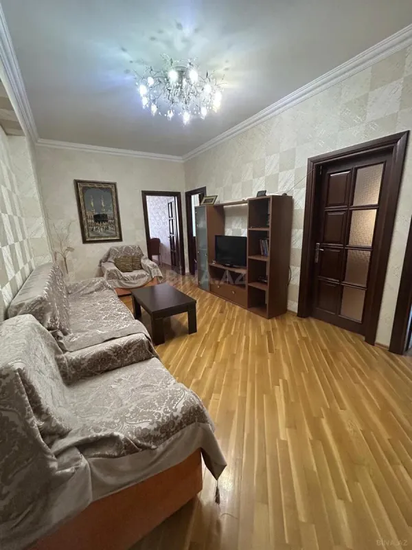 Satılır 3 otaqlı mənzil 134 m²
