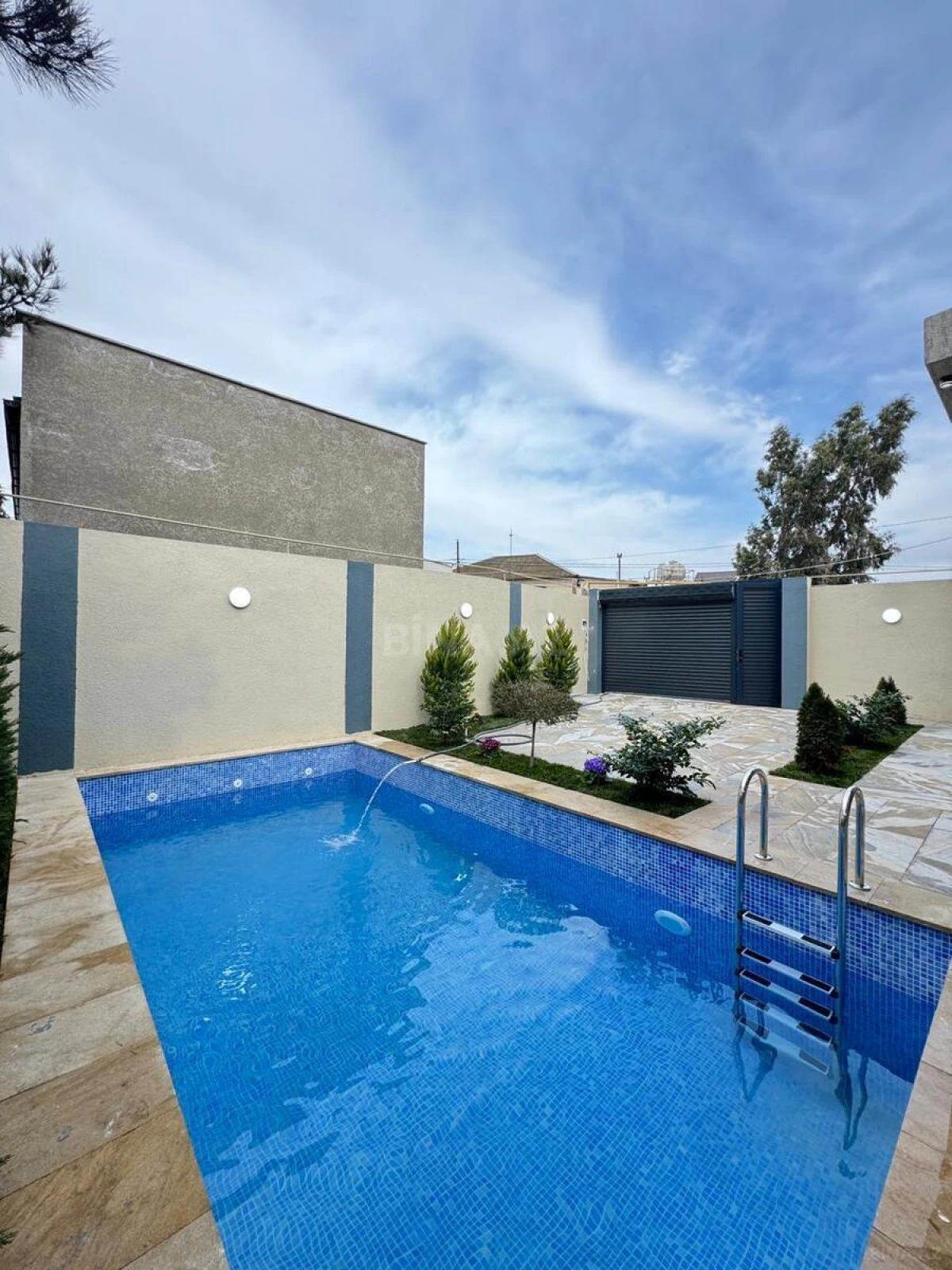 Satılır 4 otaqlı həyət evi 160 m²