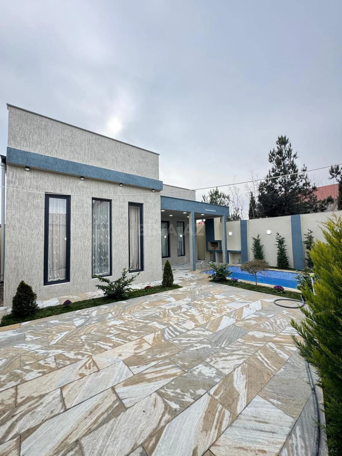 Satılır 4 otaqlı həyət evi 160 m²