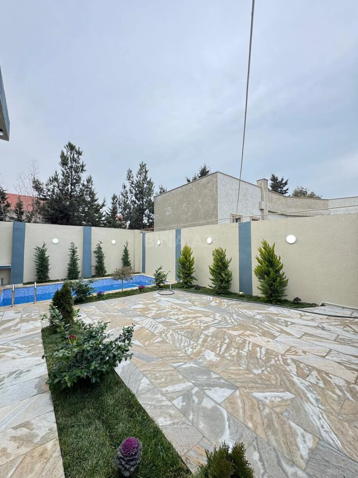 Satılır 4 otaqlı həyət evi 160 m²