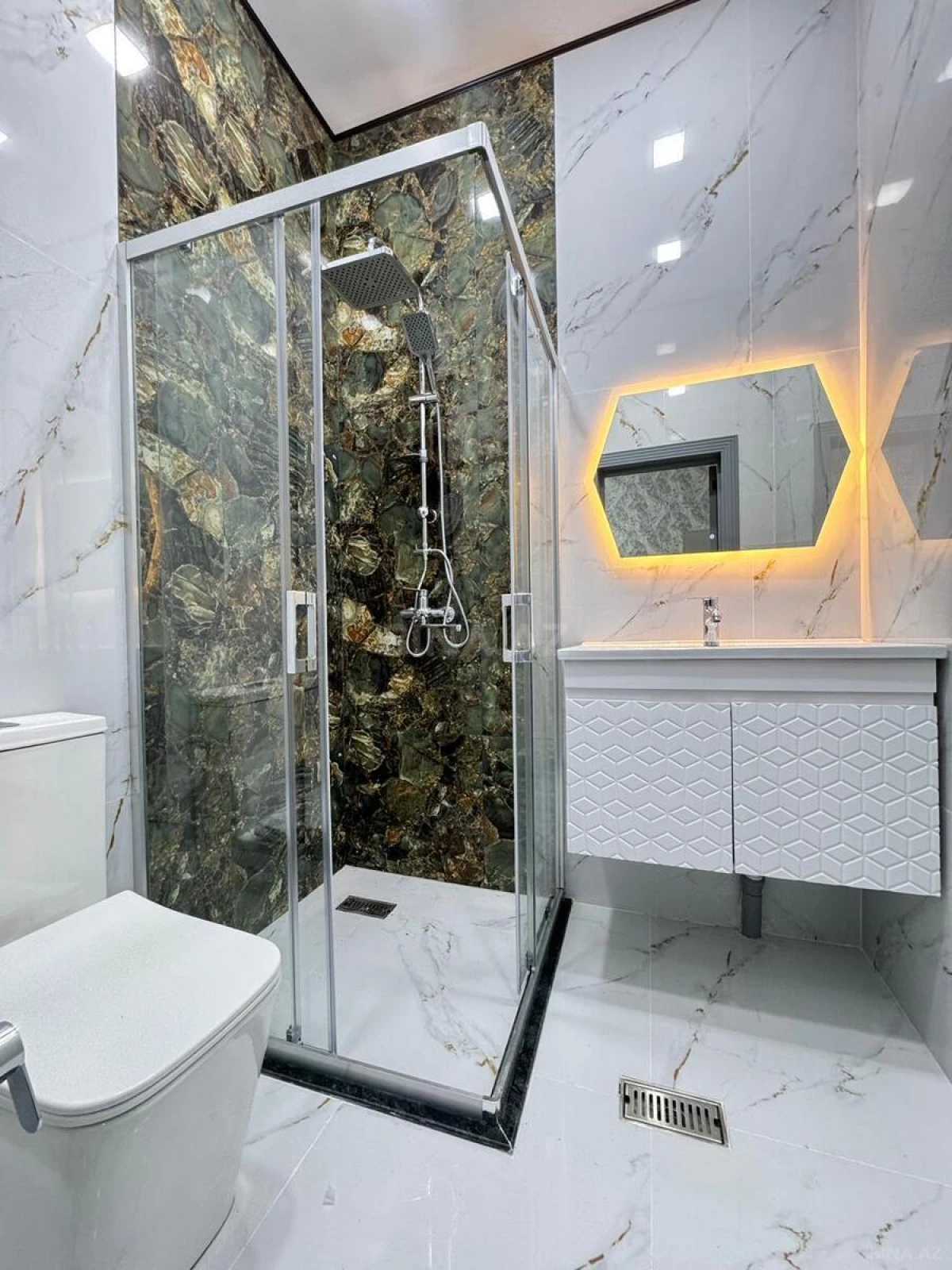 Satılır 4 otaqlı həyət evi 160 m²