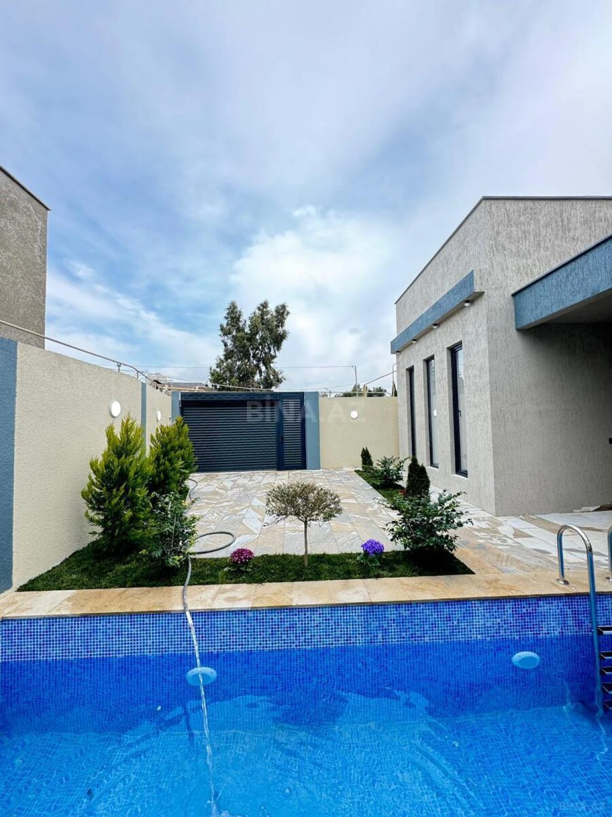 Satılır 4 otaqlı həyət evi 160 m²
