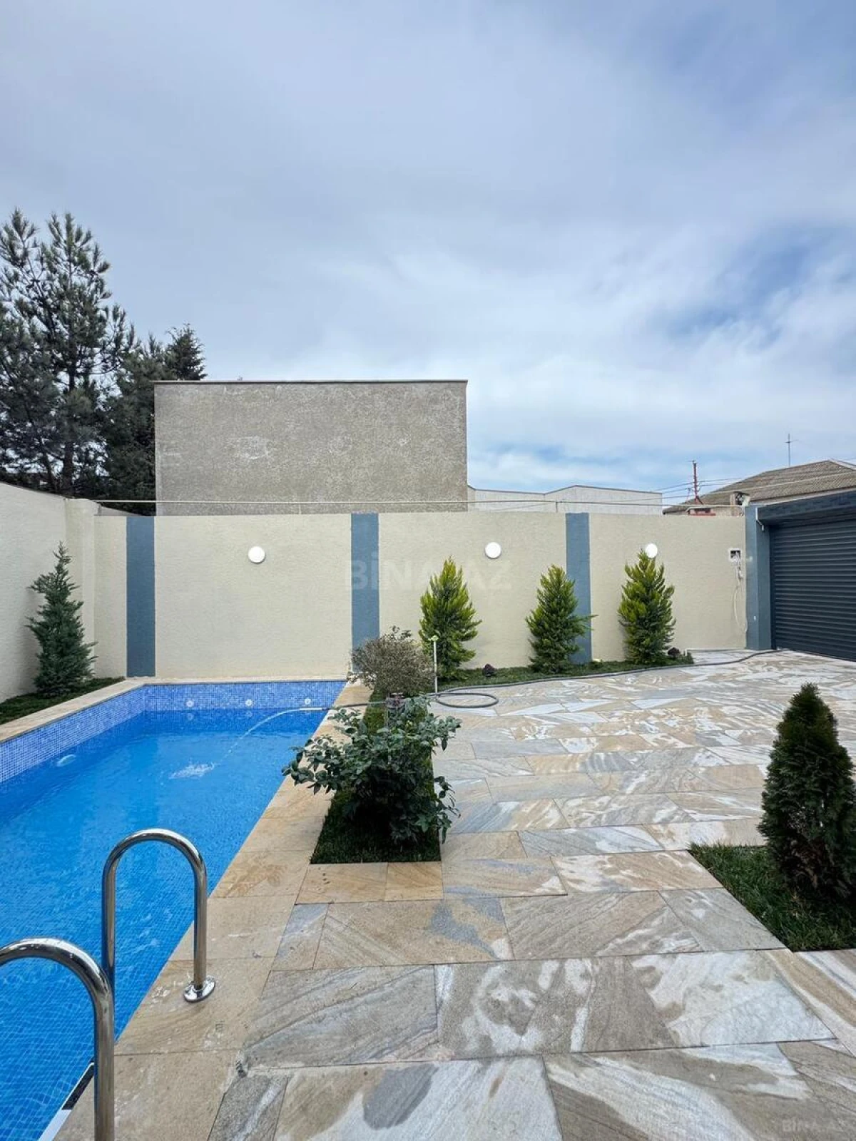 Satılır 4 otaqlı həyət evi 160 m²