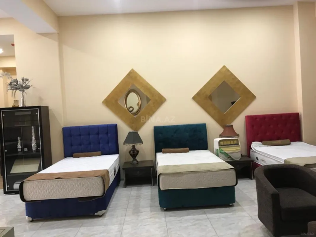 Satılır obyekt 178 m²