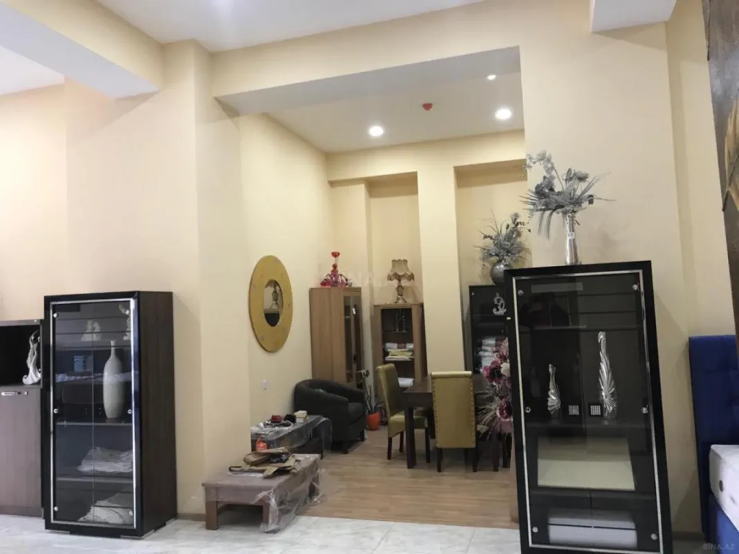 Satılır obyekt 178 m²