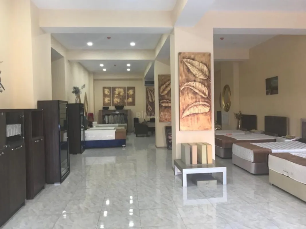 Satılır obyekt 178 m²