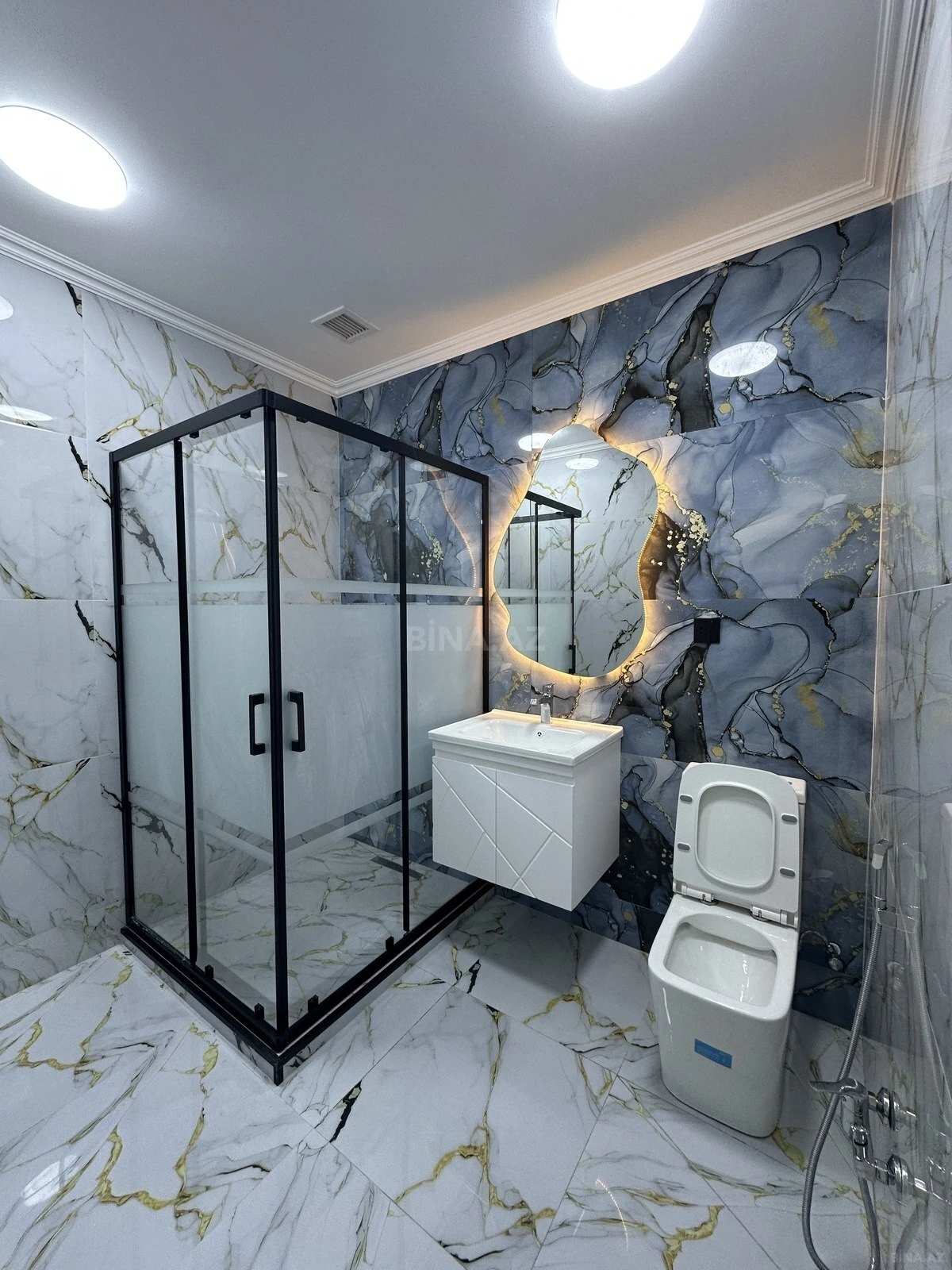 Satılır 2 otaqlı mənzil 66 m²