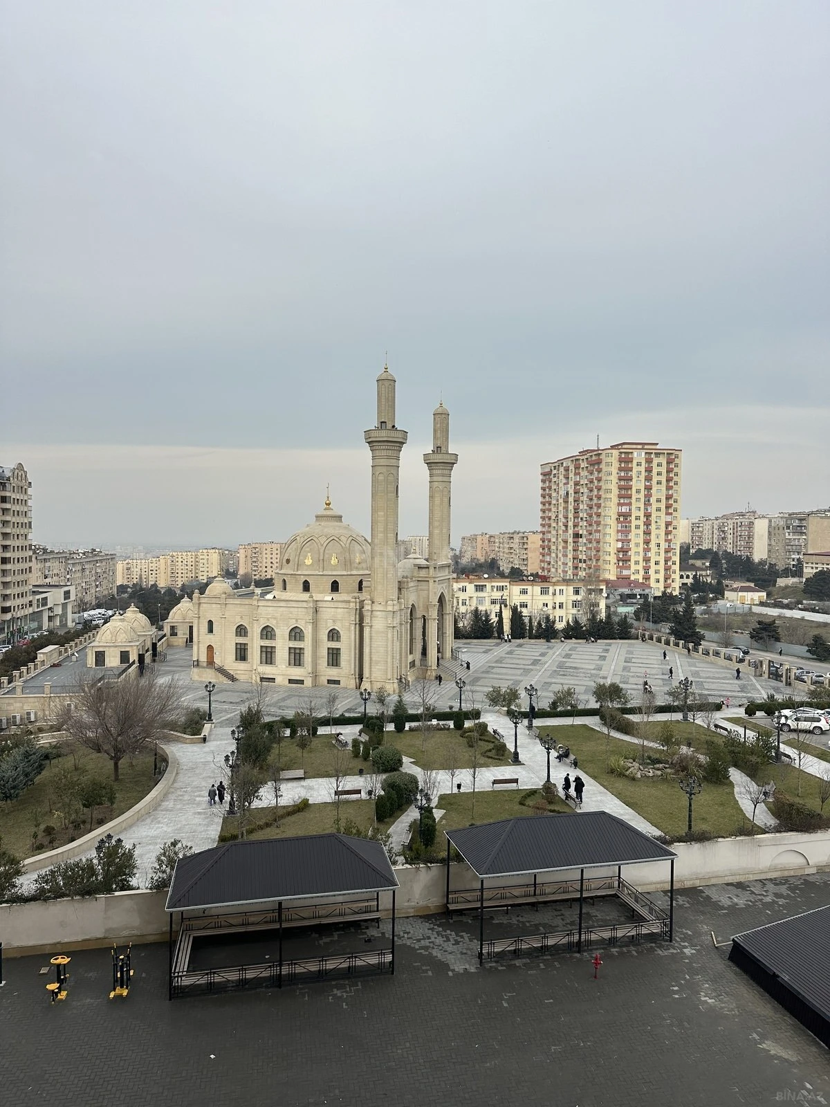 Satılır 2 otaqlı mənzil 66 m²