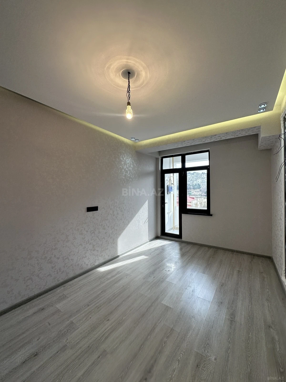Satılır 2 otaqlı mənzil 66 m²