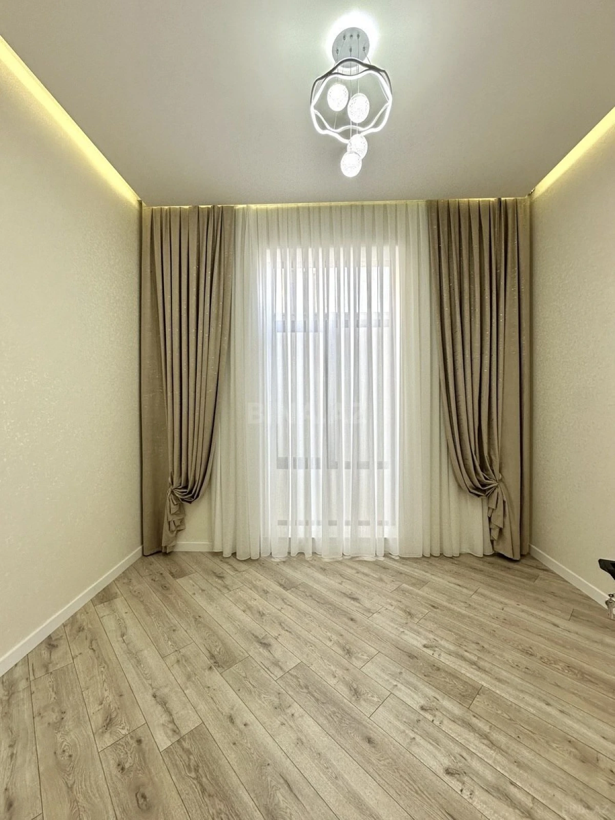 Satılır 4 otaqlı həyət evi 193 m²