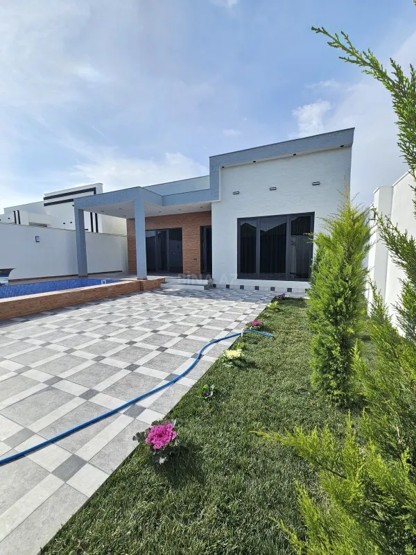 Satılır 4 otaqlı həyət evi 150 m²