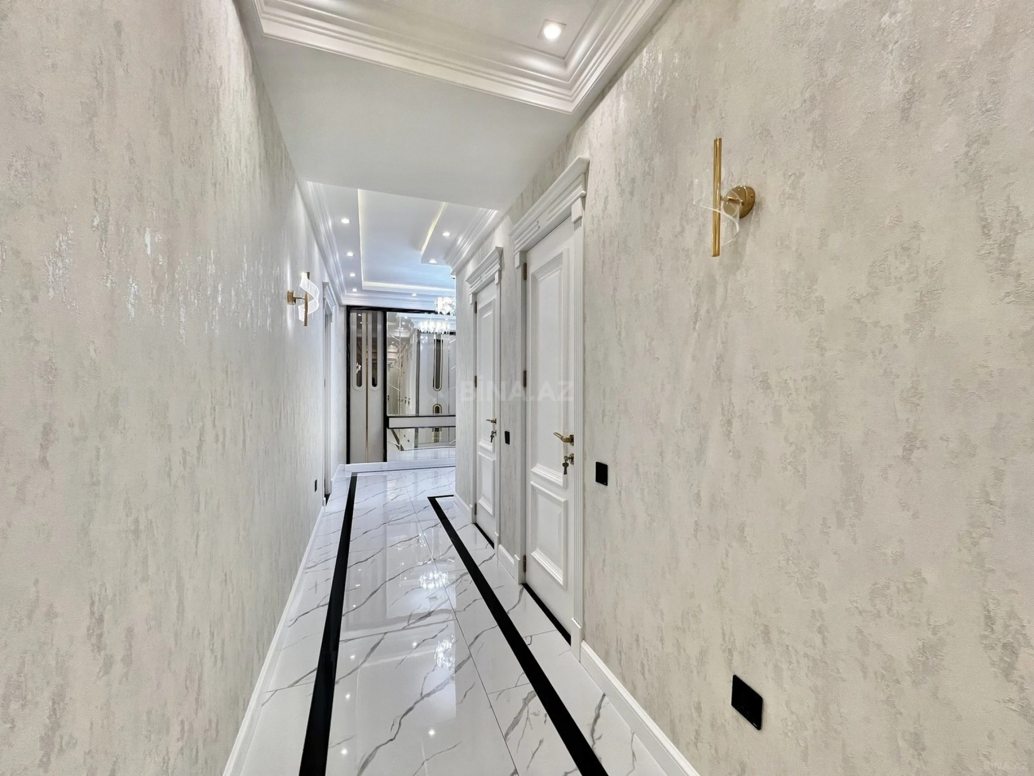 Satılır 3 otaqlı mənzil 93 m²