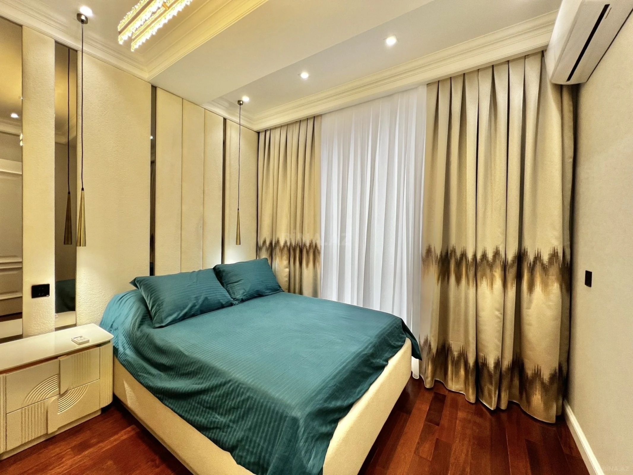 Satılır 3 otaqlı mənzil 93 m²