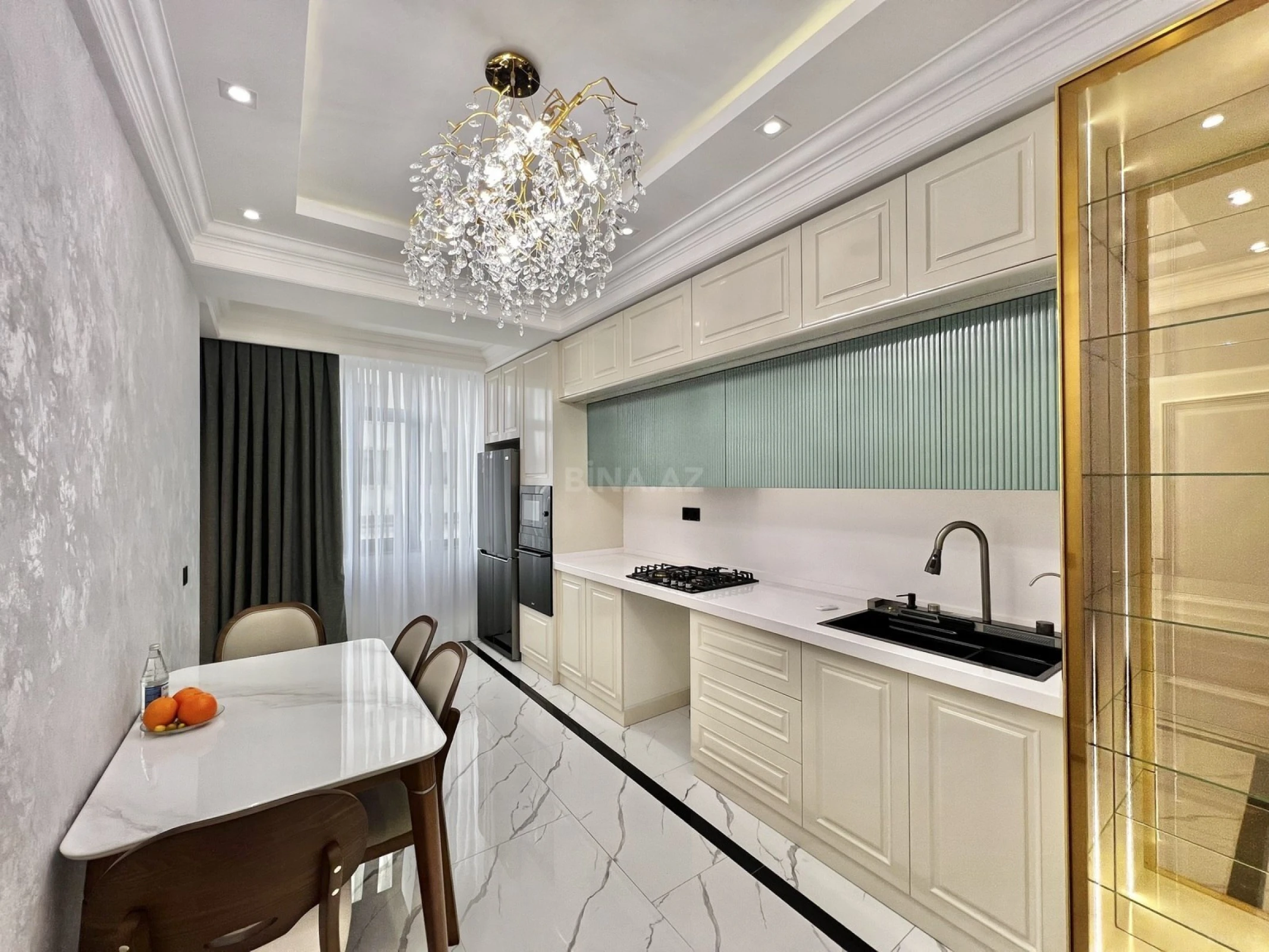 Satılır 3 otaqlı mənzil 93 m²