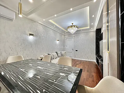 Satılır 3 otaqlı mənzil 93 m²