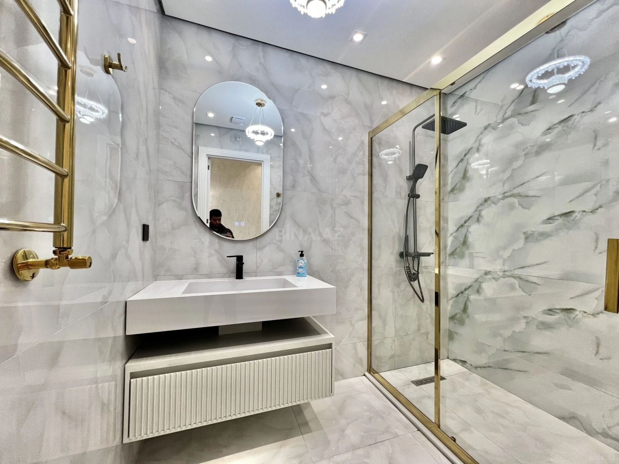 Satılır 3 otaqlı mənzil 93 m²