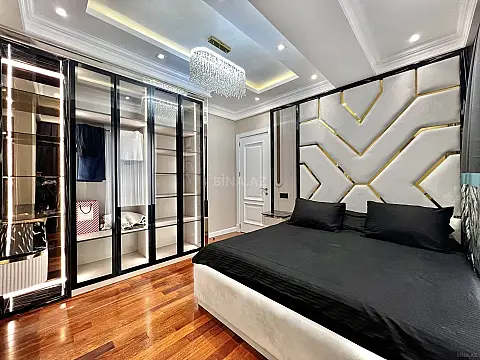 Satılır 3 otaqlı mənzil 93 m²