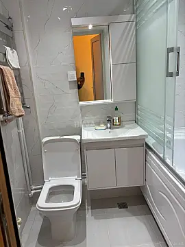 Kirayə verilir 2 otaqlı mənzil 60 m²