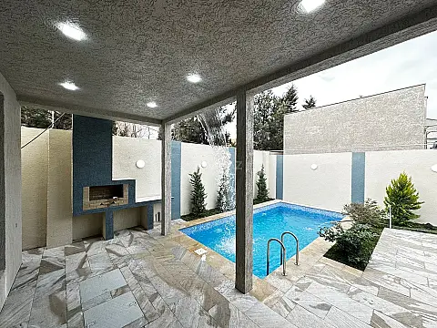 Satılır 4 otaqlı həyət evi 140 m²
