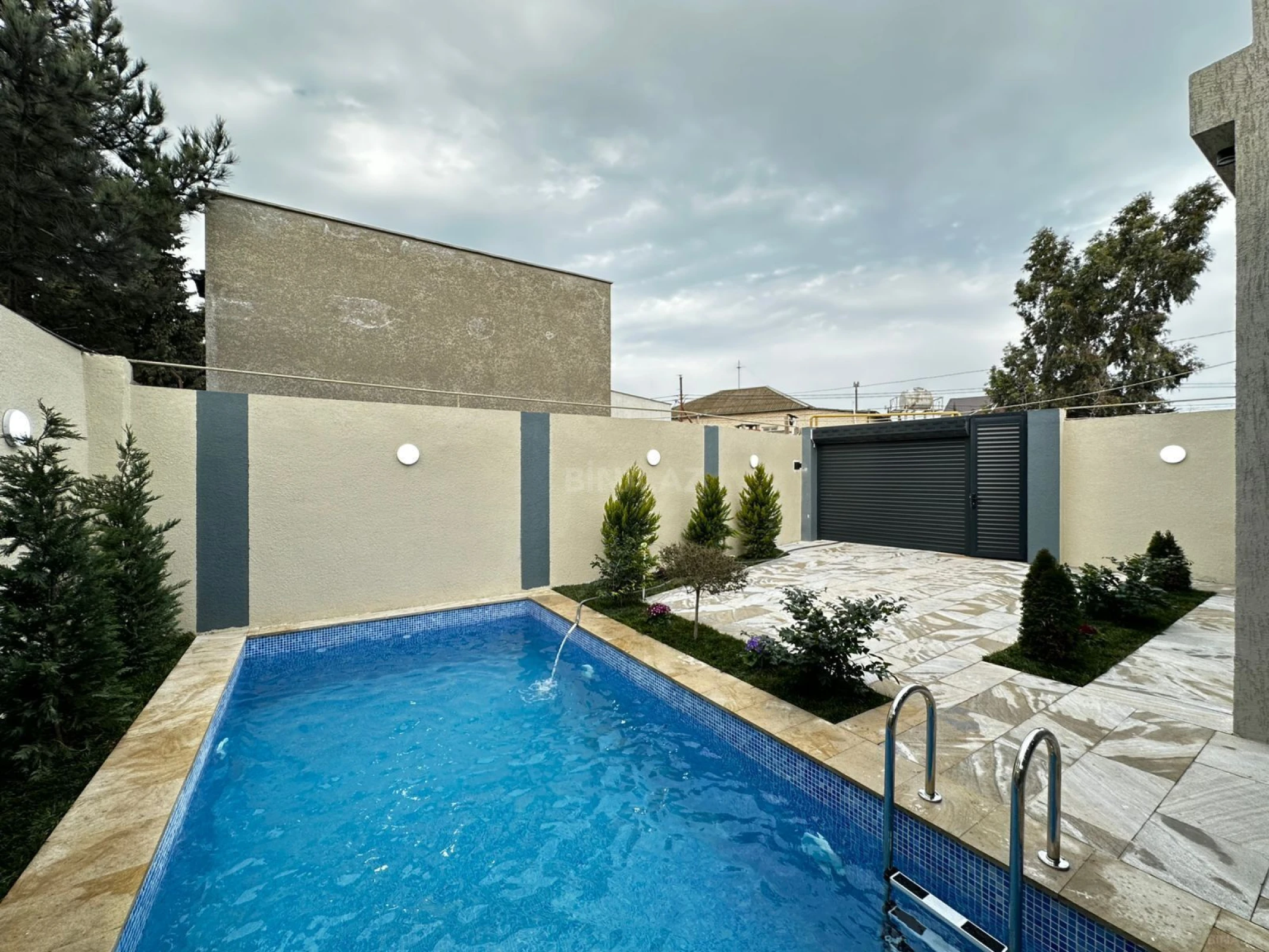 Satılır 4 otaqlı həyət evi 140 m²