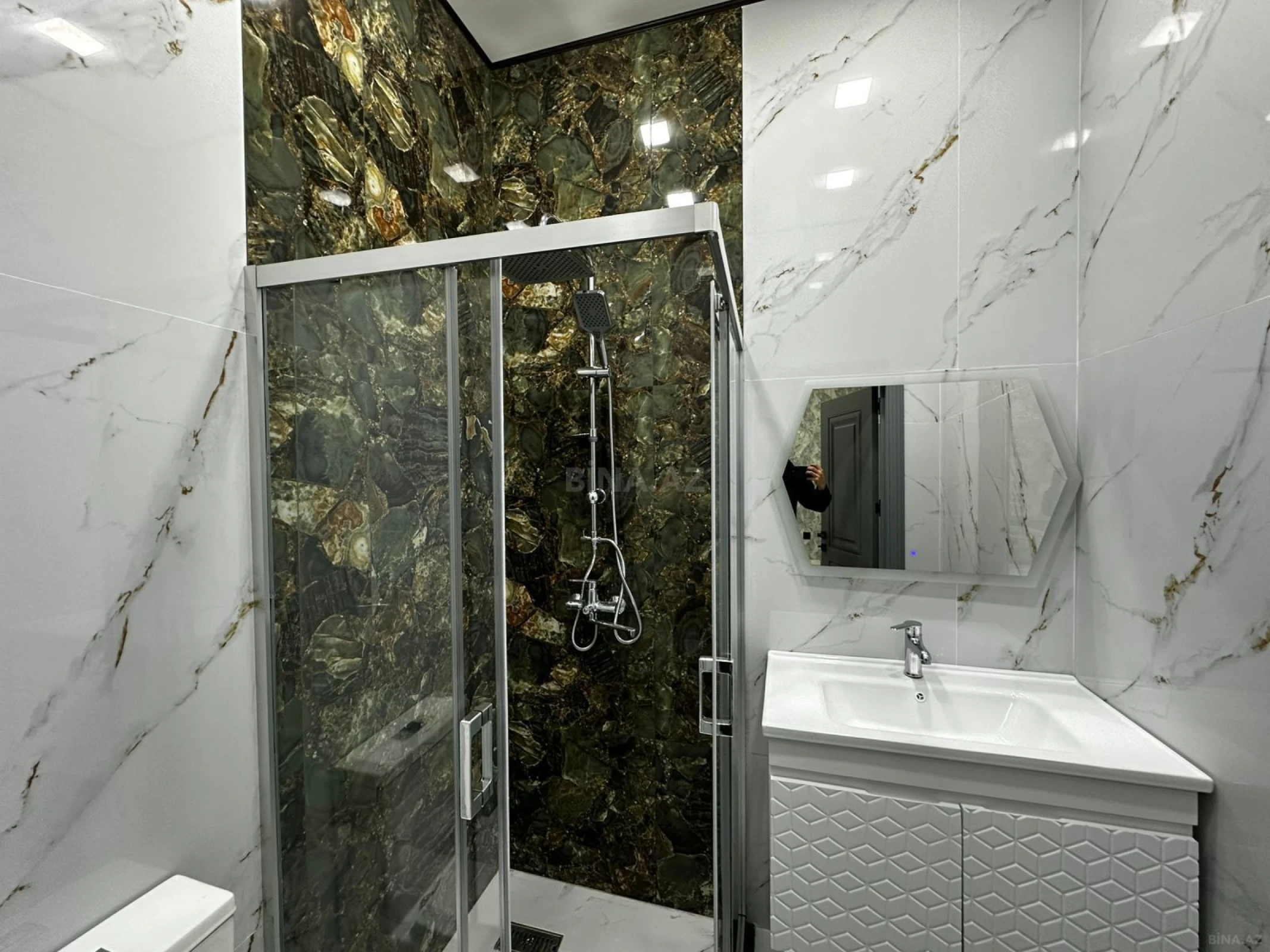 Satılır 4 otaqlı həyət evi 140 m²