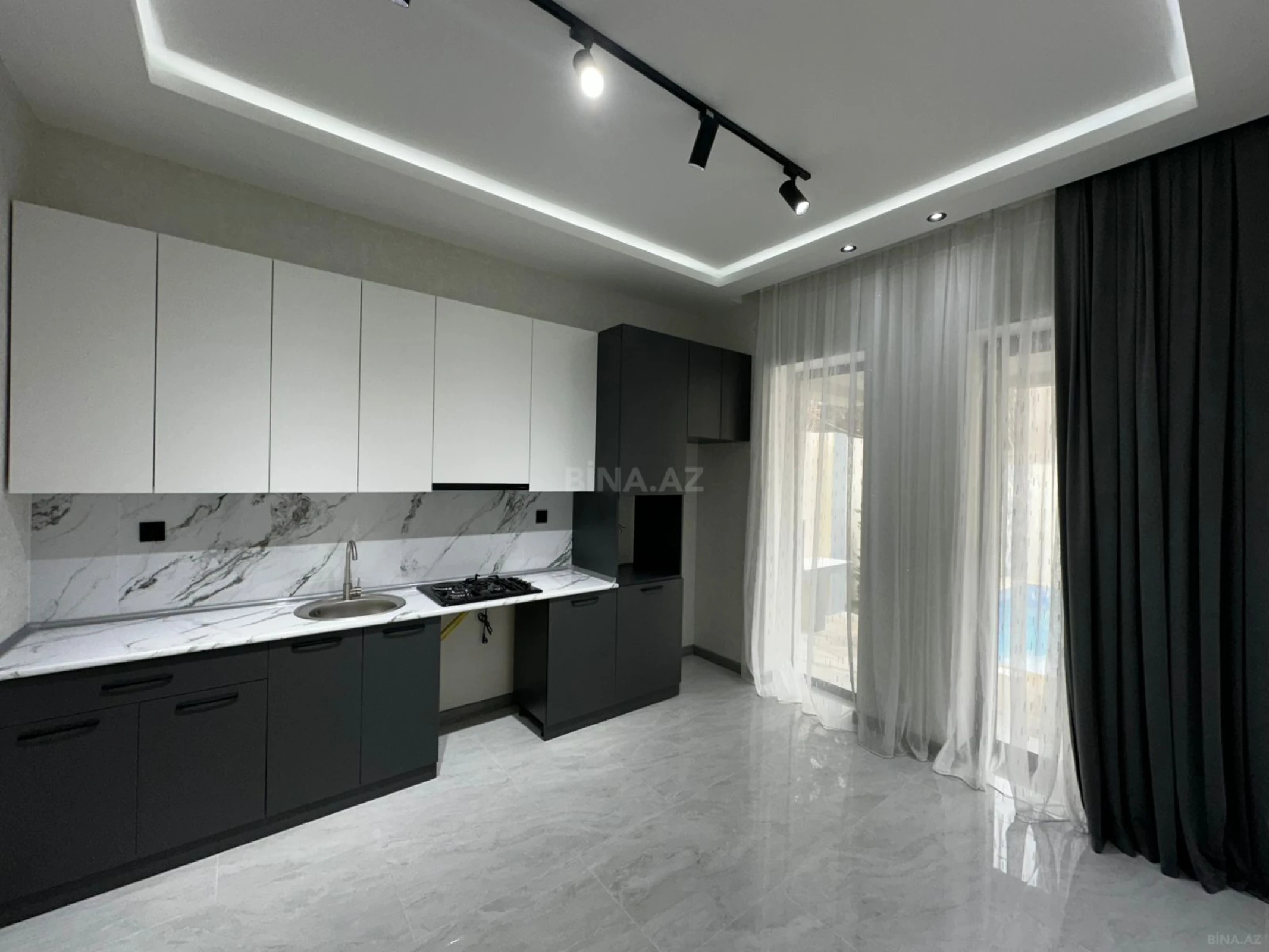 Satılır 4 otaqlı həyət evi 140 m²