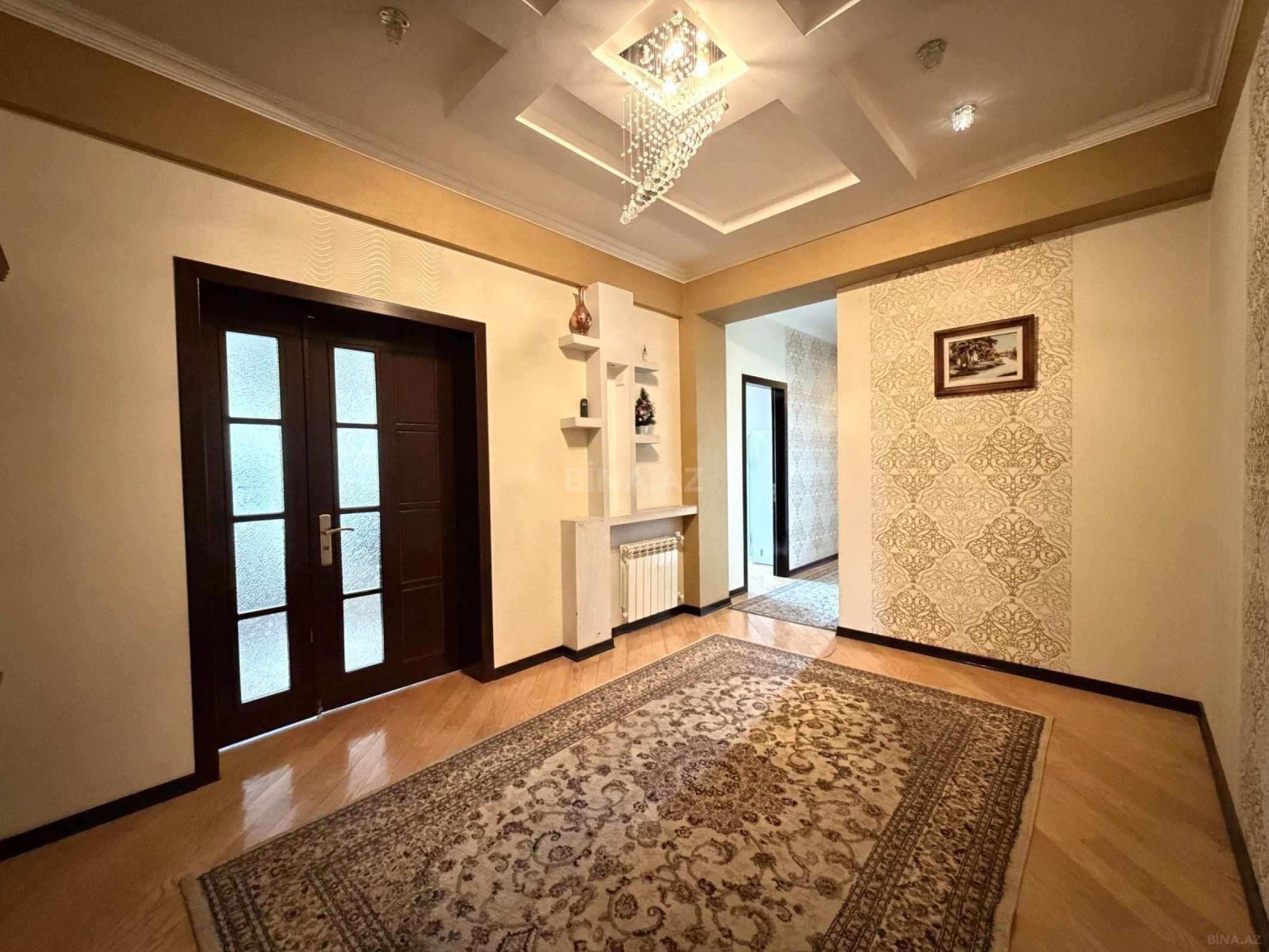 Kirayə verilir 3 otaqlı mənzil 130 m²