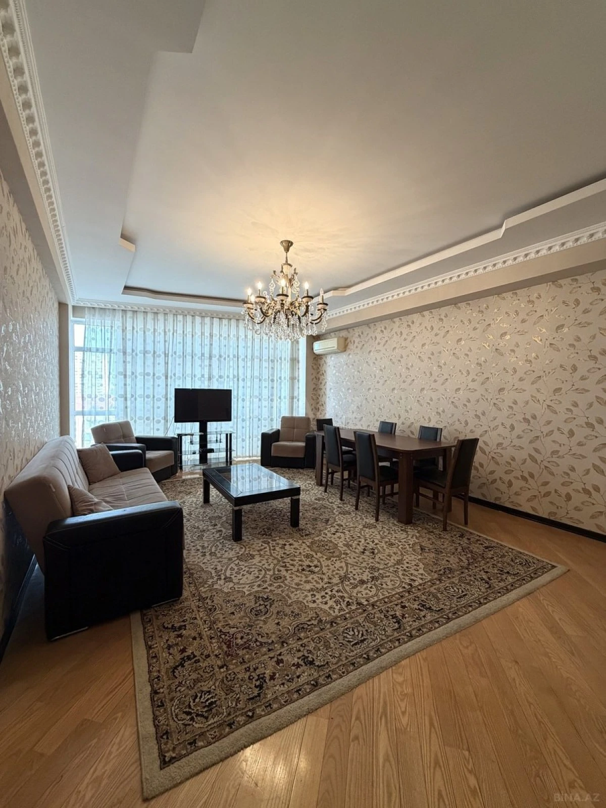 Kirayə verilir 3 otaqlı mənzil 130 m²