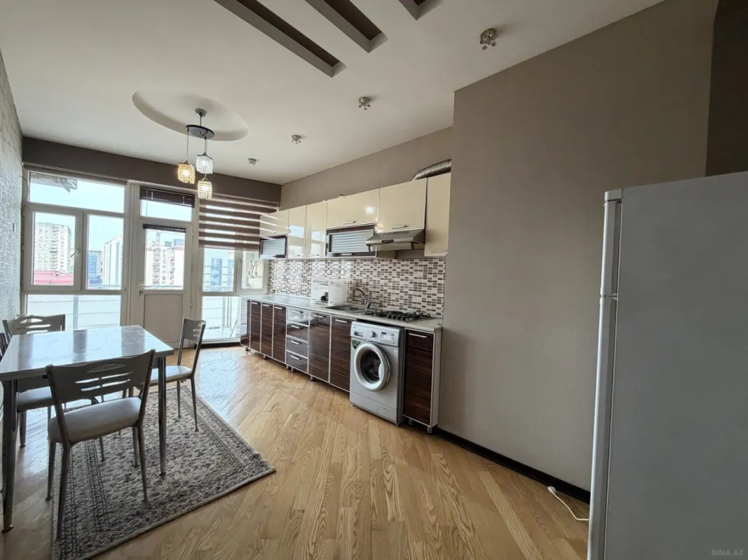 Kirayə verilir 3 otaqlı mənzil 130 m²