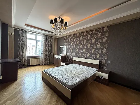 Kirayə verilir 3 otaqlı mənzil 130 m²