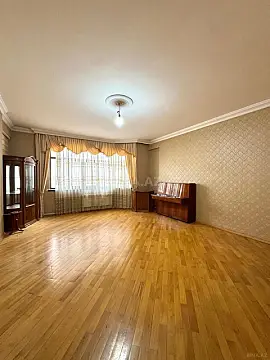 Satılır 3 otaqlı mənzil 121 m² — Bakı, Həzi Aslanov qəs. 3 otaq 121.00 m²