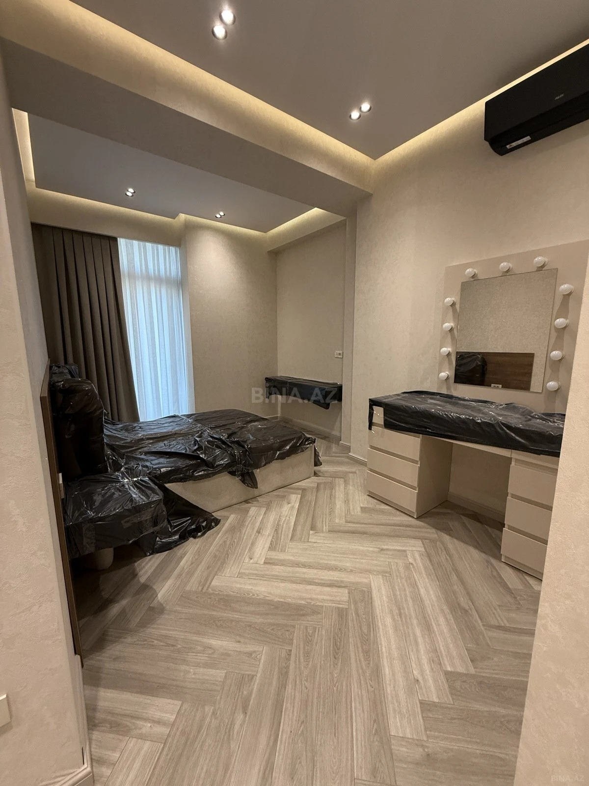 Satılır 3 otaqlı mənzil 119 m²
