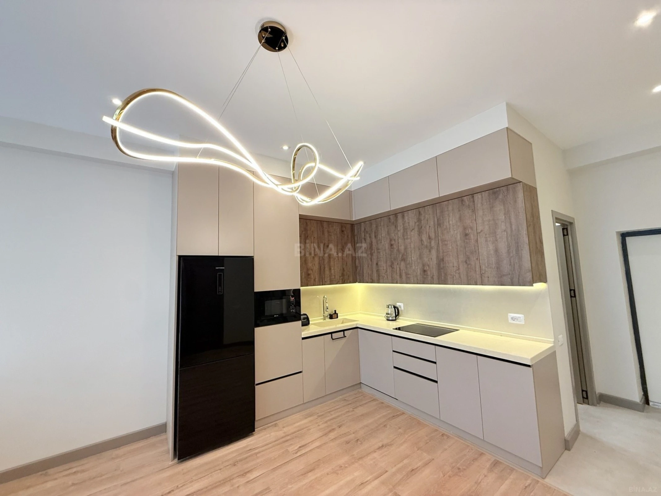 Kirayə verilir 2 otaqlı mənzil 75 m²