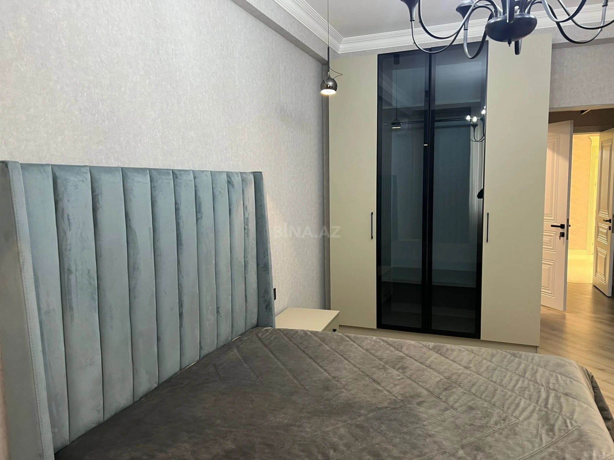 Kirayə verilir 3 otaqlı mənzil 140 m²