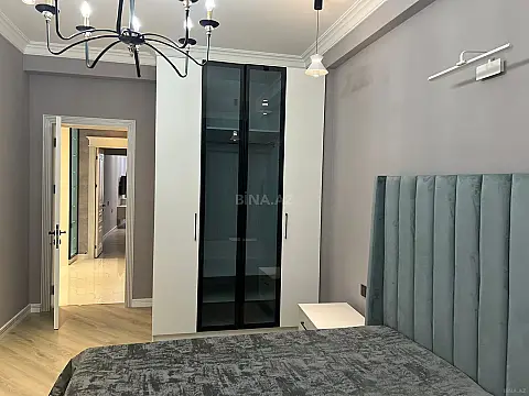 Kirayə verilir 3 otaqlı mənzil 140 m²