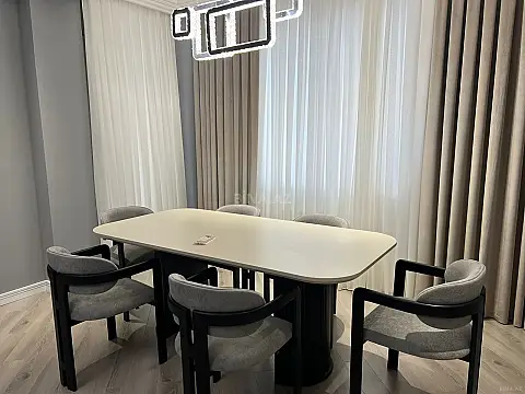 Kirayə verilir 3 otaqlı mənzil 140 m²