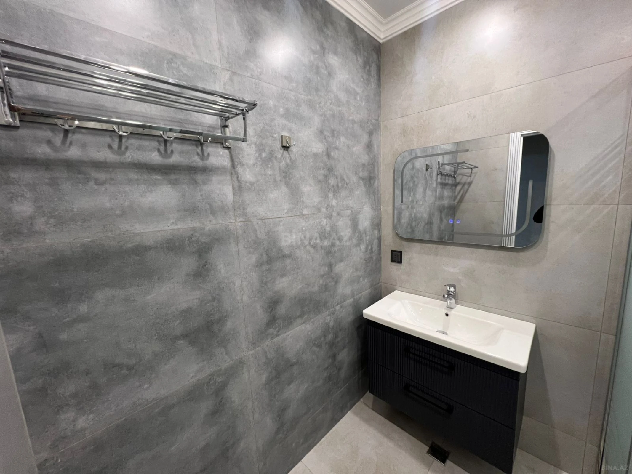 Kirayə verilir 3 otaqlı mənzil 140 m²