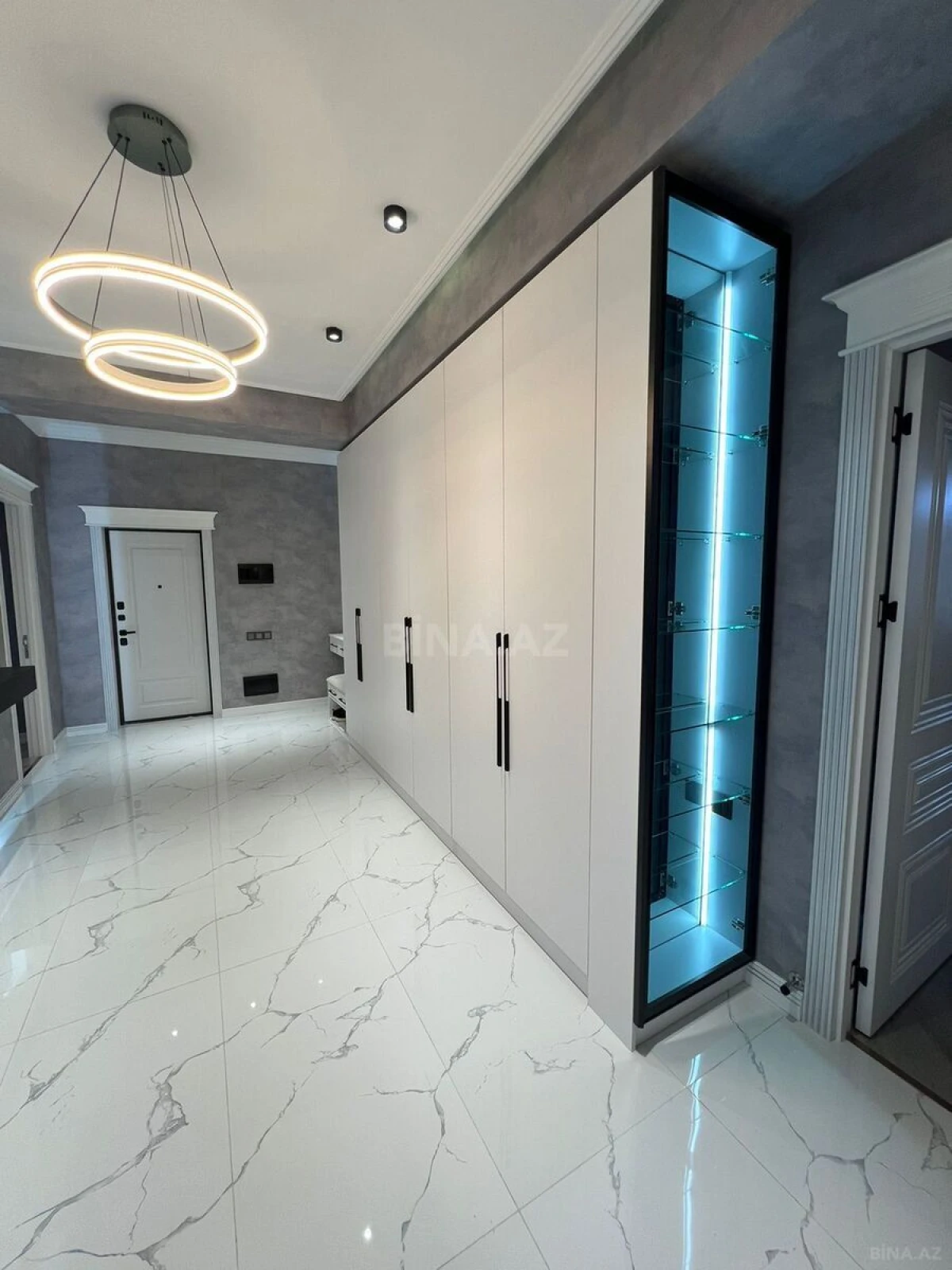 Kirayə verilir 3 otaqlı mənzil 140 m²