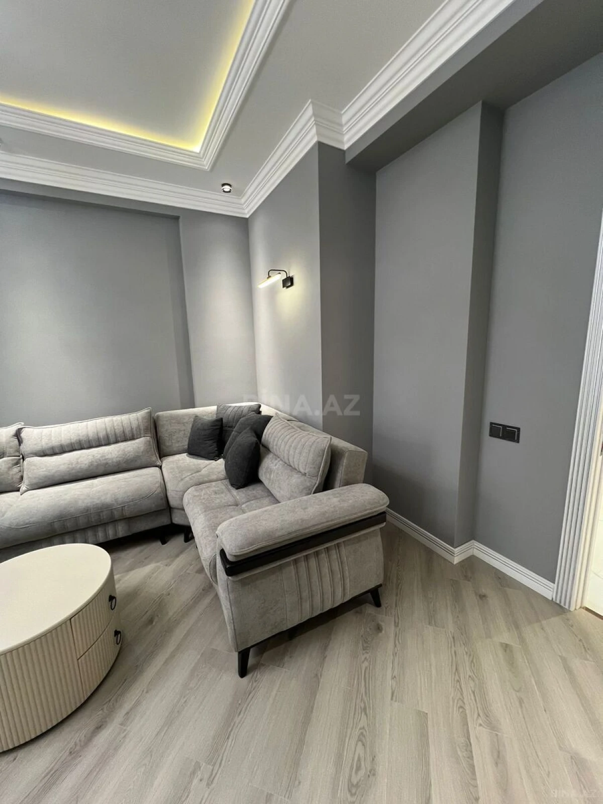 Kirayə verilir 3 otaqlı mənzil 140 m²