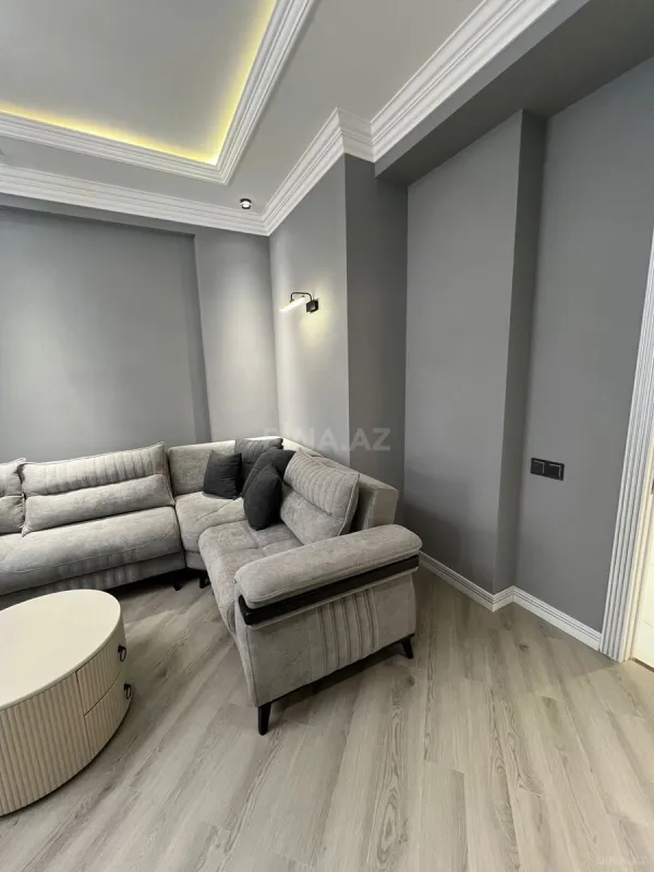 Kirayə verilir 3 otaqlı mənzil 140 m²